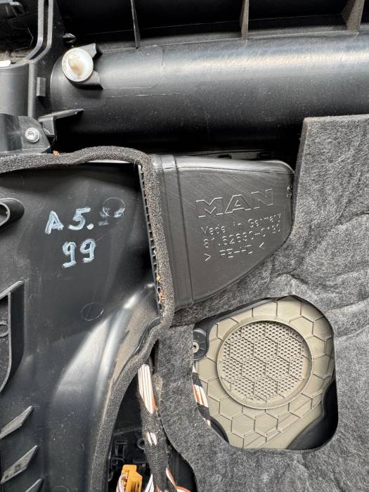 MAN TGX/TGS Front Left Door Trim Panel 81626306210 81.62630-6210 Beige/Black view 6