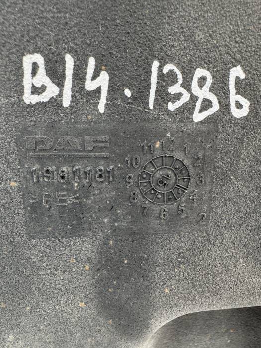 DAF XF106/CF Euro 6 AdBlue Tank 1981181 2022767 2033354 1981182 90L Used view 2