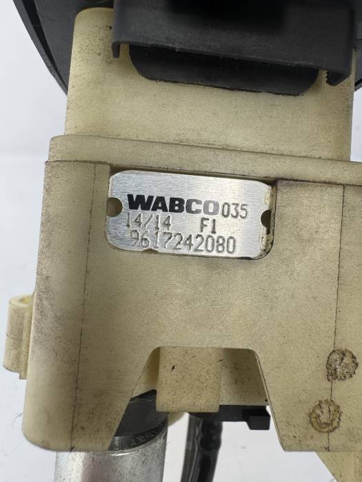 Scania P/G/R/T Parking Hand Brake Valve Wabco 9617242080 1882111 Used OEM view 2