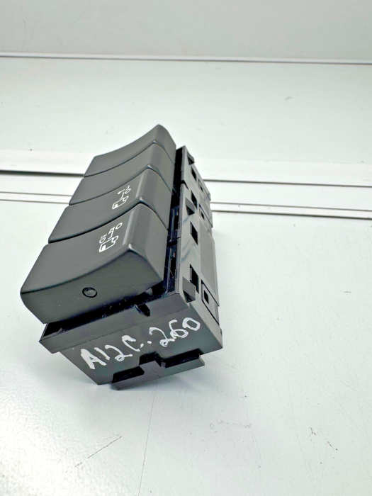 Volvo FH4/FM4 Interior Switch Panel 22026373 21211234 4-button module Used view 3