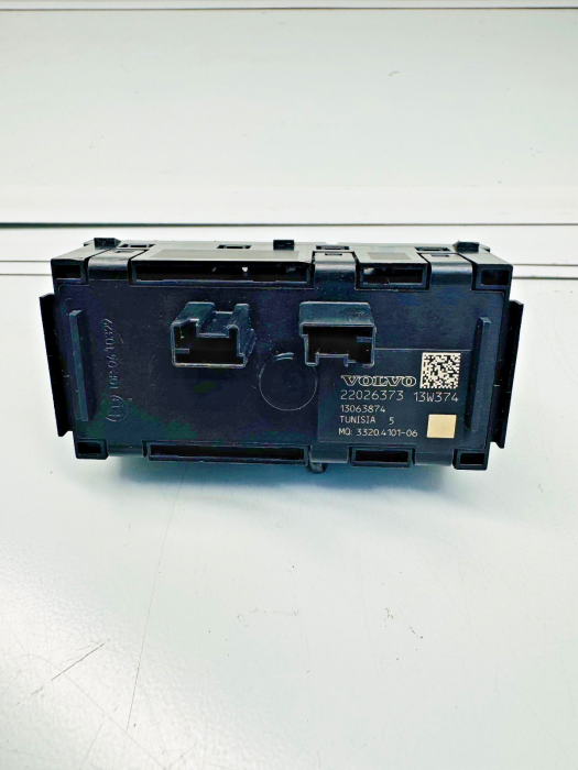 Volvo FH4/FM4 Interior Switch Panel 22026373 21211234 4-button module Used view 4