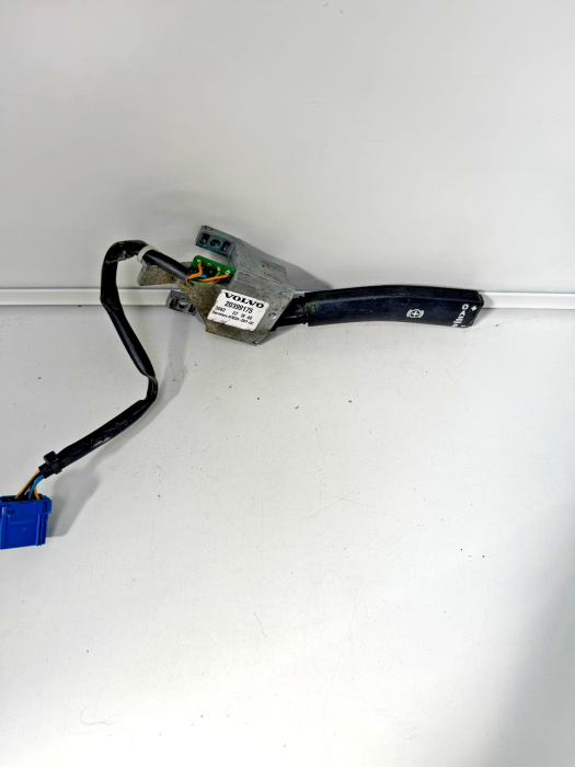 Volvo 20399175 21759601 Steering Column Retarder Control Switch Used view 3