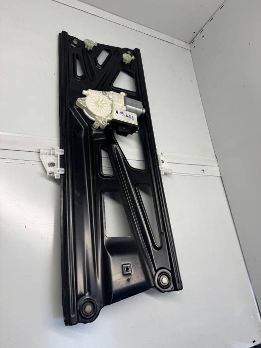 DAF XF106 Window Regulator RH 1881915 DAF-WR-010 Euro 6 with Motor Used view 4