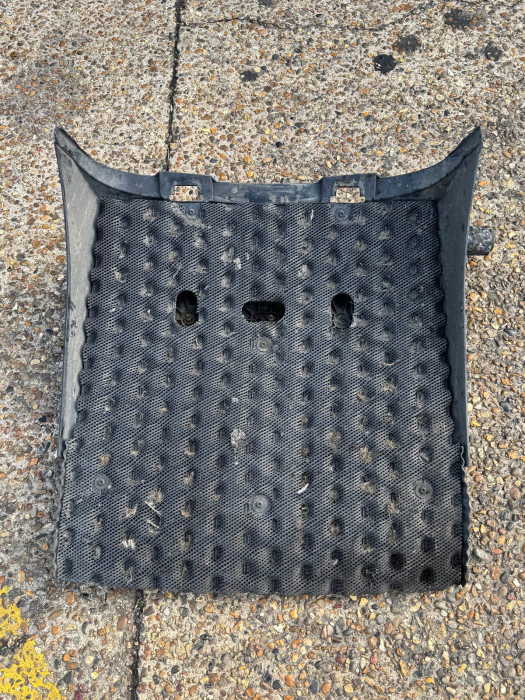 DAF XF105/XF106/CF Rear Mudguard RH 2120362 1892198 Bracket+Flap Euro 6 Used