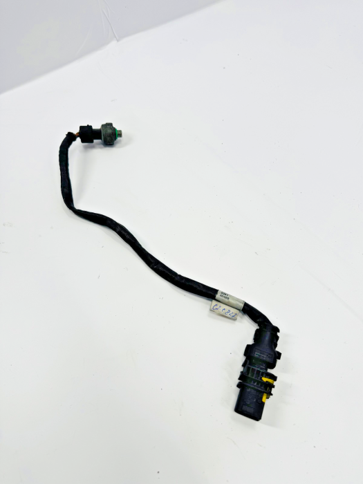 Volvo FH FM AC Pressure Sensor Switch 21065047 742106507 12V Euro 5 Used view 4