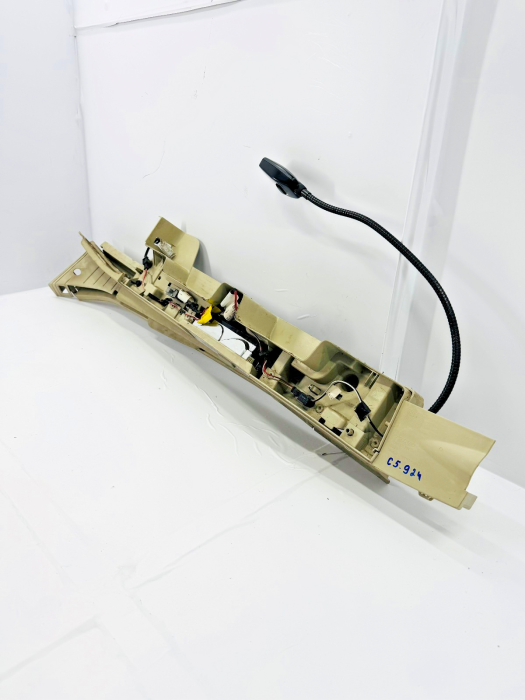 Volvo FH4 FM4 RH Overhead Shelf Interior Light Panel 84005204 34005204 Euro 6 view 3