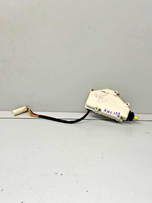 DAF XF105/XF106 Central Locking Motor 1893637 1339022 24V LH/RH Euro 6 Used view 5