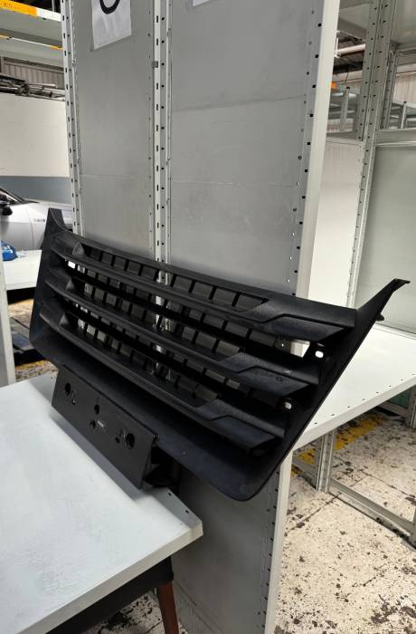 MAN TGX Euro 6 Radiator Grille OEM 81416146085 81.41614‑6085 Truck Front Grille view 4