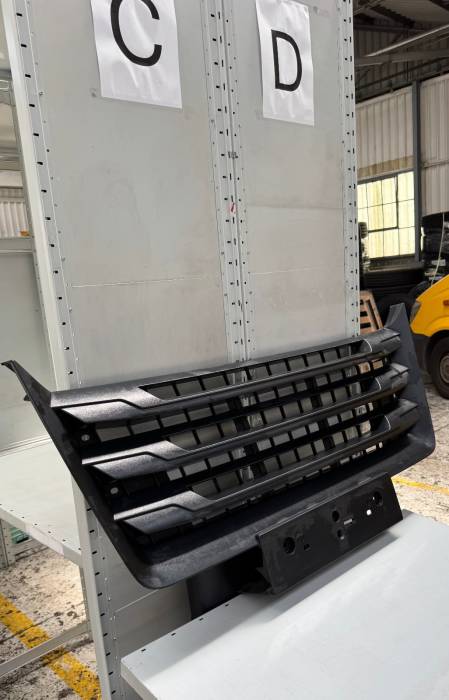 MAN TGX Euro 6 Radiator Grille OEM 81416146085 81.41614‑6085 Truck Front Grille view 5