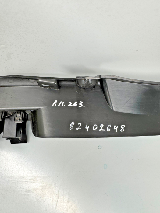 Volvo FH4/FM4/FM X USB AUX Panel Trim 82402648 82303887 21371033 Euro 6 Used