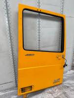 DAF XF/CF Euro 6 RH Cab Door Shell 1940527 1950971 1836600 Right Yellow Used view 3