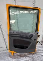 DAF XF/CF Euro 6 LH Cab Door Complete 1940526 1950776 1872761 left Yellow Used view 3