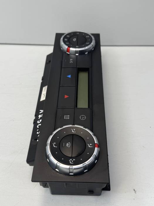 Mercedes Actros MP4 Climate Control Panel A9604468128 2139030.2 E1064917C Used view 4