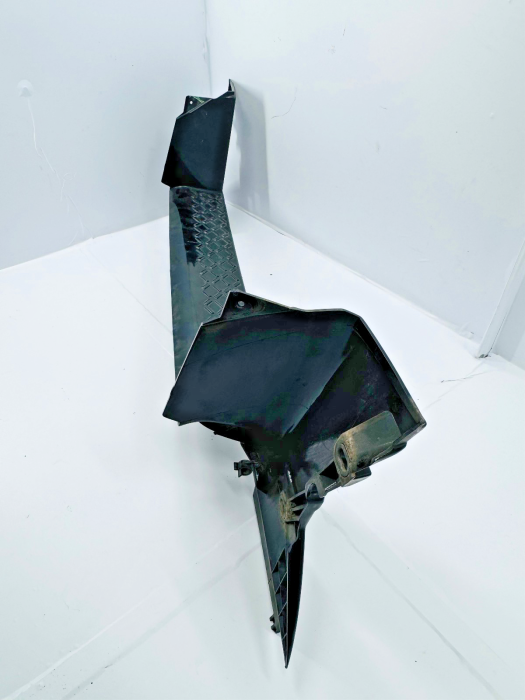 MAN TGX/TGS Front Centre Bumper Step 81416146009 81416144000 81416140080 Euro 6 view 4