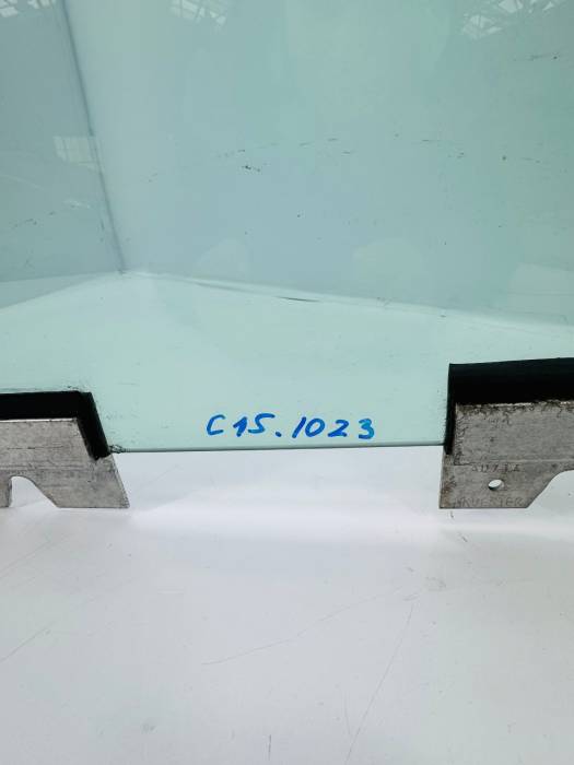 MAN TGX Door Glass Left Side Window 81626450041 81626450035 81626456043 LH view 4