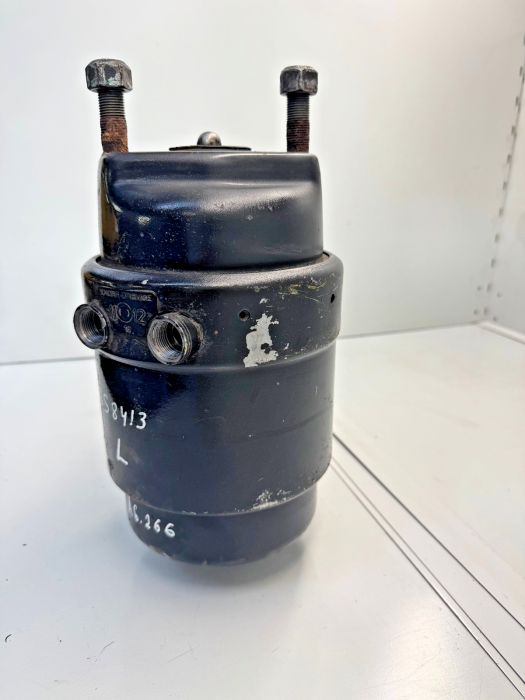 Knorr-Bremse Spring Brake Chamber BS8413 K007669N00 8150410681 Left 20/24 MAN
