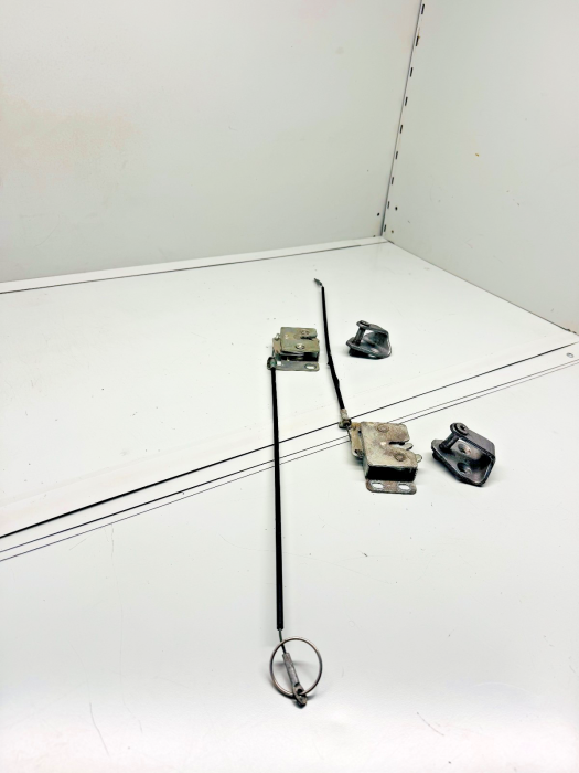 Volvo FH/FM Storage Lid Lock Set LH+RH 20467158 20467159 YVEL Used view 4