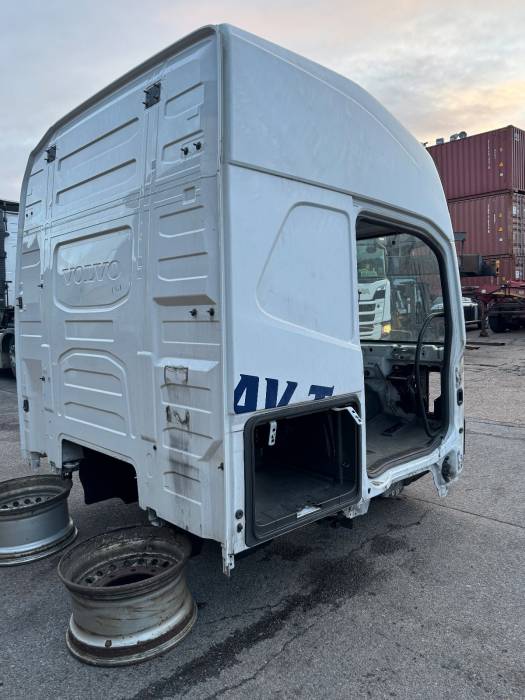 Volvo FH4 Globetrotter XL Bare Cab Shell 21991581 Euro 6 Used view 6