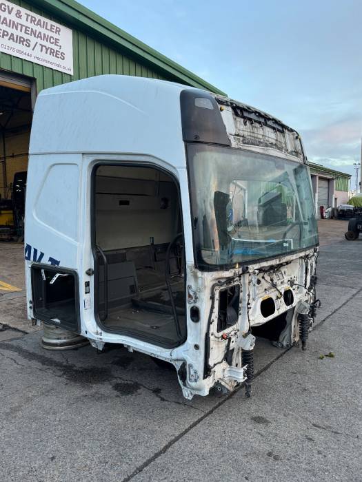 Volvo FH4 Globetrotter XL Bare Cab Shell 21991581 Euro 6 Used view 8