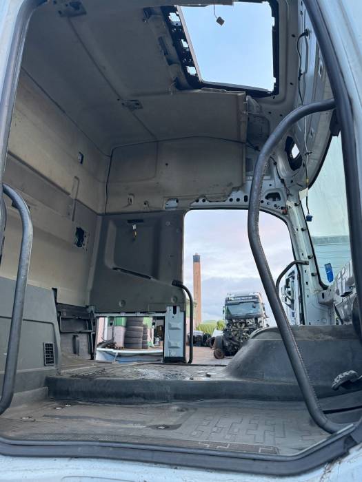 Volvo FH4 Globetrotter XL Bare Cab Shell 21991581 Euro 6 Used view 10