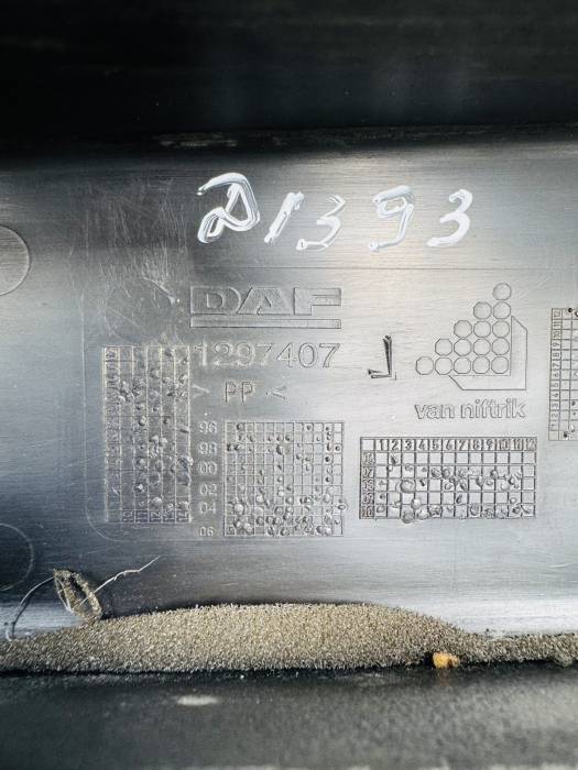 DAF XF105/XF106 Dashboard Air Vent Panel 1297407 1297408 1652298 LH Grey Used view 5