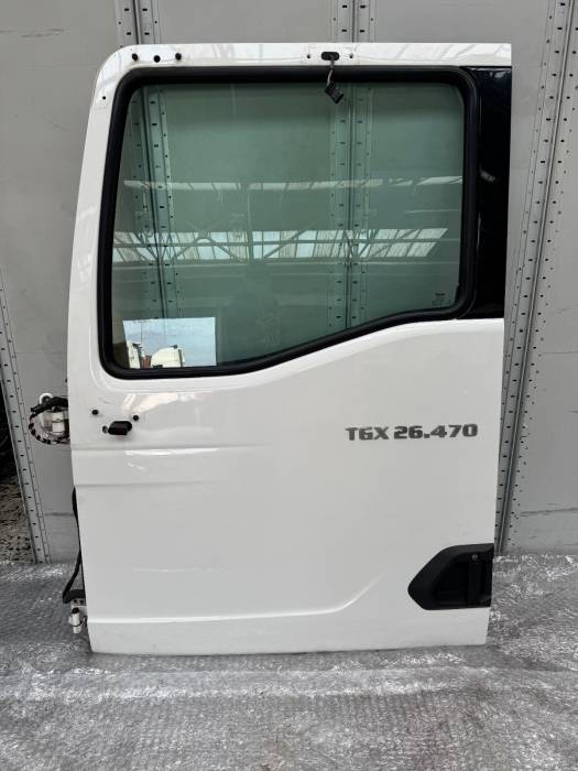 MAN TGX TG3 Cabin Door LH 81626004141 81.62600-4141 81626004139 Euro 6D used view 4