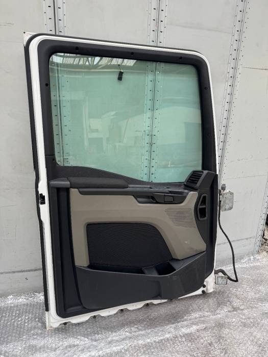 MAN TGX TG3 Cabin Door LH 81626004141 81.62600-4141 81626004139 Euro 6D used view 8