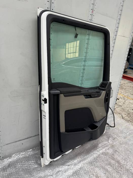 MAN TGX TG3 Cabin Door LH 81626004141 81.62600-4141 81626004139 Euro 6D used view 10