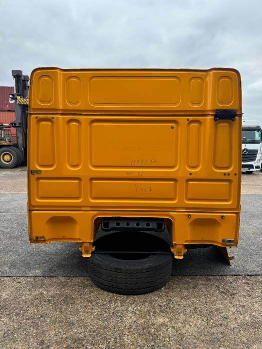 DAF CF Euro 6 Sleeper Cab Shell 1898714 KTU230 2032747 1792261 Yellow – Used view 4