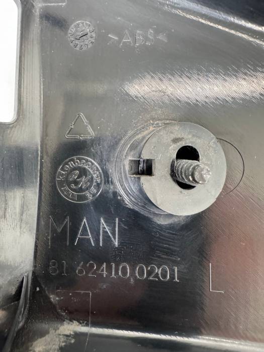 MAN TGX/TGS Left Front Pillar Garnish Cover 8162410020 81.62410‑0201 Euro 6 Used view 4