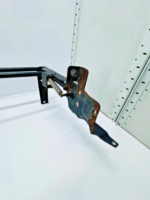 MAN TGX/TGA LH Cab Spoiler Bracket 81629105259 81629105199 81629105184 Rear view 4