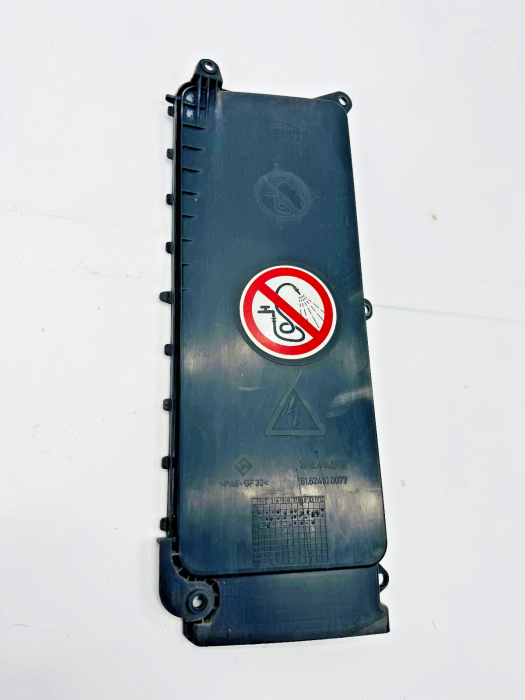 MAN TGX/TGS Fuse Box Cover 81.62410-0077 81624100077 81624100076 LH Euro 5/6 view 3