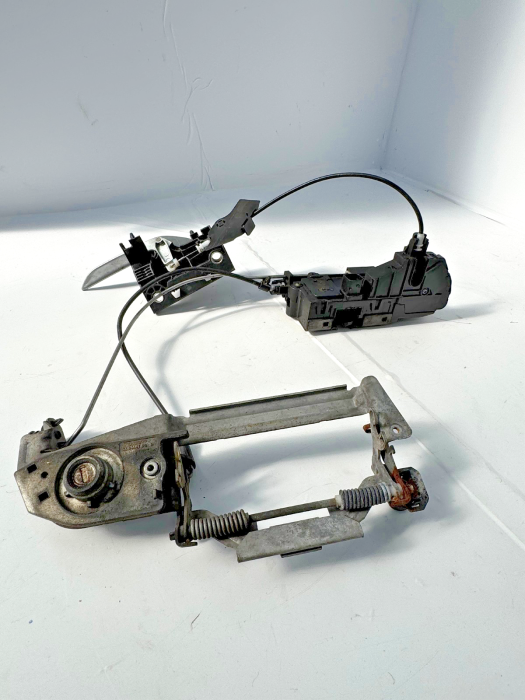 VOLVO FH/FM Door Lock Right 81971220042 84086966 84012031 Front Used view 7