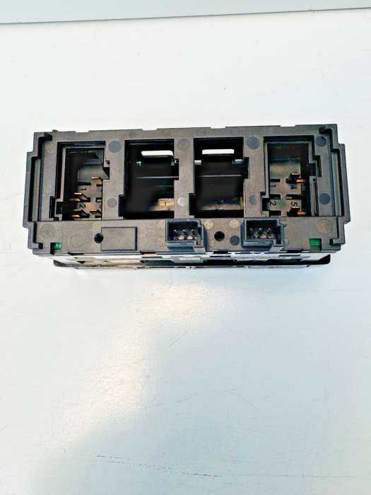 Mercedes Actros MP4 Switch Panel A9605400246 A0125452807 Cabin Switch Module view 6