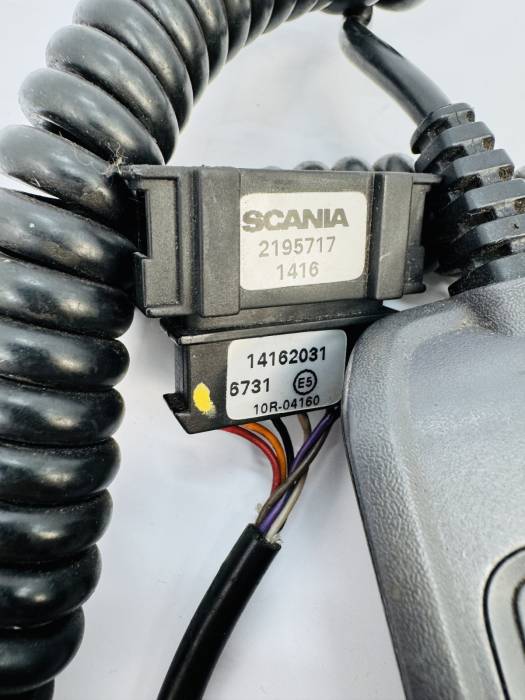 Scania P/G/R/T Axle Lift Suspension Remote ELC 2195717 2195718 14162031 OEM Used view 6