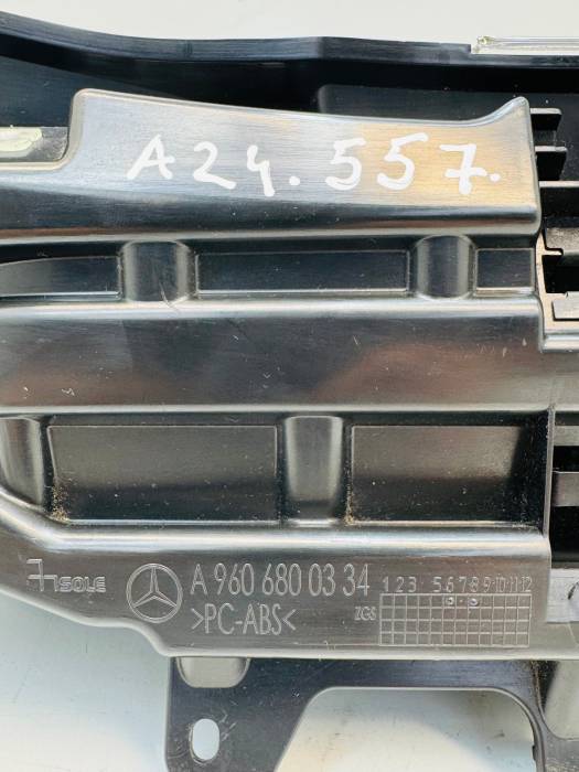 Mercedes Actros MP4 Instrument Cluster Dash A9606800334 A0084467121 KPH Used view 5