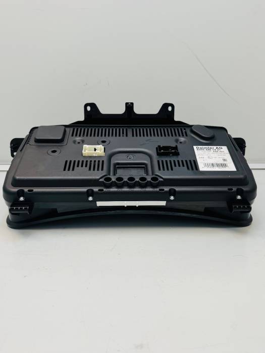 Mercedes Actros MP4 Instrument Cluster Dash A9606800334 A0084467121 KPH Used view 7