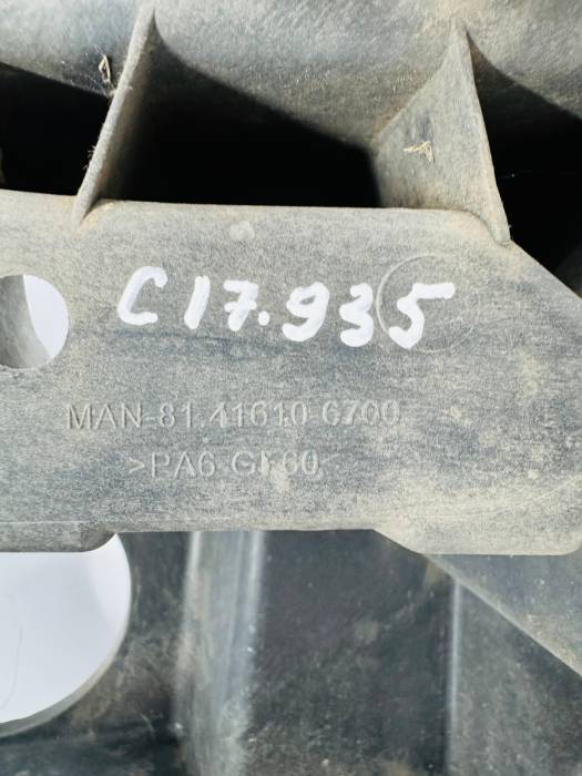 MAN TGX/TGS Headlight Bracket Right 81416106760 81.41610-6700 81416106968 Euro 6 view 3