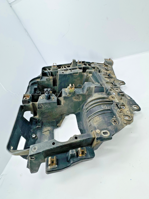 MAN TGX/TGS Headlight Bracket Right 81416106760 81.41610-6700 81416106968 Euro 6 view 4