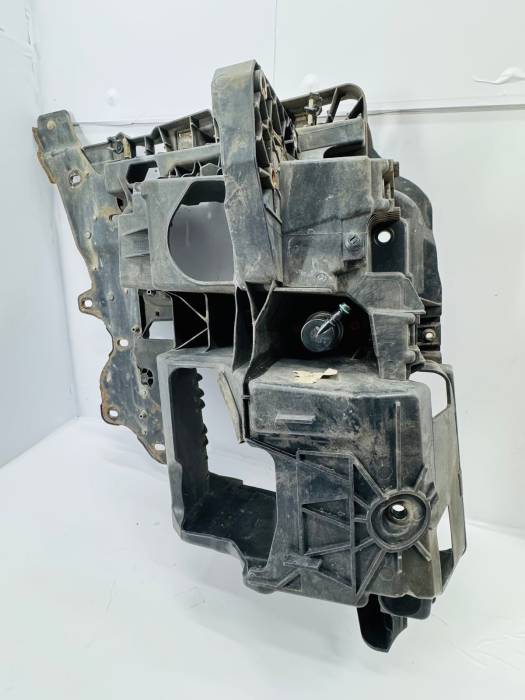 MAN TGX/TGS Headlight Bracket Right 81416106760 81.41610-6700 81416106968 Euro 6 view 6