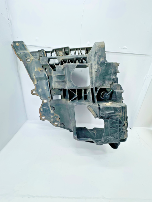 MAN TGX/TGS Headlight Bracket Right 81416106760 81.41610-6700 81416106968 Euro 6 view 7