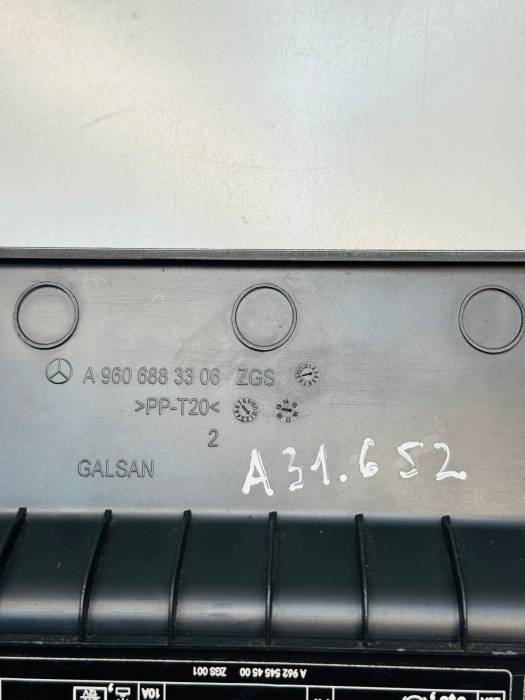 Mercedes Actros MP4 Fuse Box Cover/Footwell Trim A9606883306 Left A9606885206 view 4
