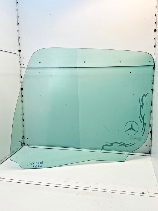 Mercedes Actros MP4 Arocs Left Front Door Window 9607200218 4057795457782 Used view 3