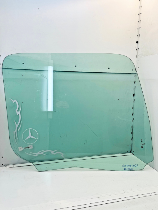 Mercedes Actros MP4 Arocs Left Front Door Window 9607200218 4057795457782 Used view 4