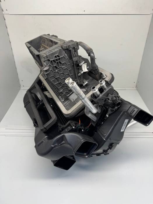 MAN TGX/TGS TG3 HVAC Heater Box 81.61900-6459 81619006459 Valeo T84507BAS Used view 4