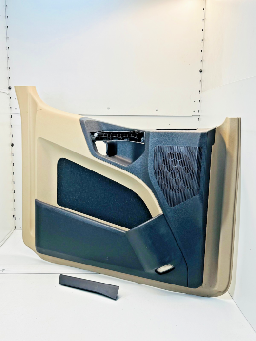 Mercedes Actros MP4/MP5 Left Door Trim Panel A9607272471 A9607275178 Beige/Black view 3