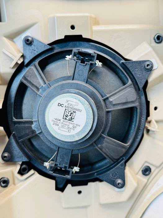 Mercedes Actros MP4/MP5 Left Door Trim Panel A9607272471 A9607275178 Beige/Black view 5