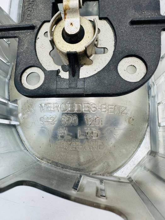 Mercedes Actros MP4 Interior Roof Lamp A9438201201 A943 820 12 01 A9438201101 view 5