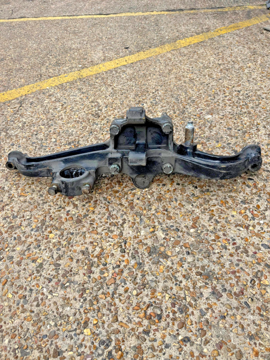 MAN TGA/TGS/TGX Air Spring Bracket 81436303192 81.43630-3192 RH Drive Axle Used view 4