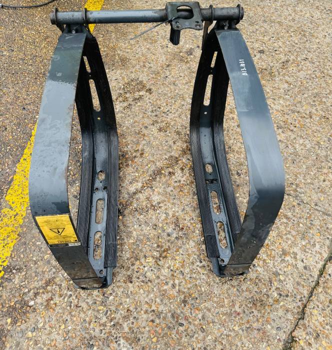 Mercedes Actros MP4 Fuel Tank Support Bracket Set A9604752303 A9605845238 Euro 6 view 5